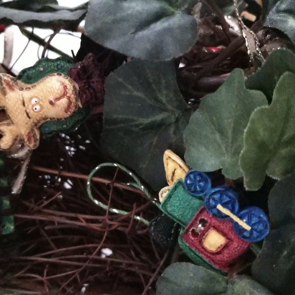 #7 NO ROOM 4 a CHRISTMAS TREE? Handcrafted Fleur-de-Lis "Ivy Topiary" - Picture 7 of 11